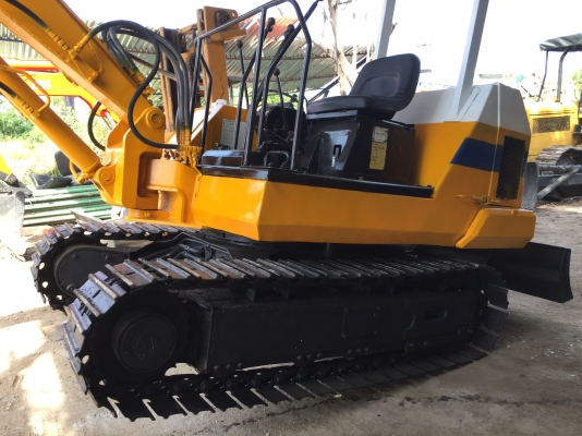 komatsu pc30-3สภาพดีเก่าญี่ปุ่น มีใบอินวอยไม่เคยใช้ในไทย