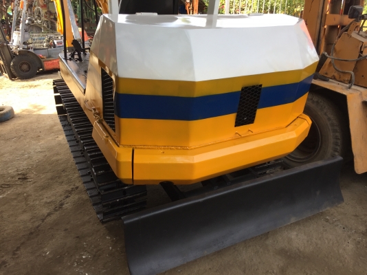 komatsu pc30-3สภาพดีเก่าญี่ปุ่น มีใบอินวอยไม่เคยใช้ในไทย