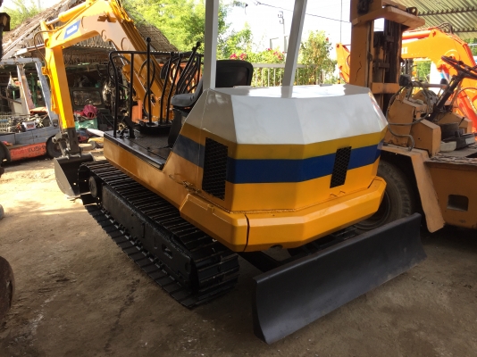 komatsu pc30-3สภาพดีเก่าญี่ปุ่น มีใบอินวอยไม่เคยใช้ในไทย