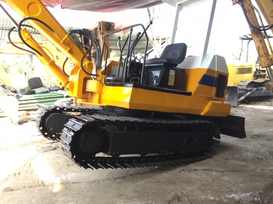 komatsu pc30-3สภาพดีเก่าญี่ปุ่น มีใบอินวอยไม่เคยใช้ในไทย