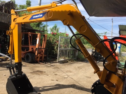 komatsu pc30-3สภาพดีเก่าญี่ปุ่น มีใบอินวอยไม่เคยใช้ในไทย