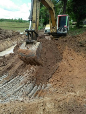 ขาย 395,000 บาท KOMATSU PC150-5 เครื่องดี ปั้มแรง โช่หนา เอวแน่น ไฟฟ้าตัด เอกสารอินวอยท์   รถอยู่ จ.มุกดาหาร โทร&amp;ไอดีไลน์ 06107102955