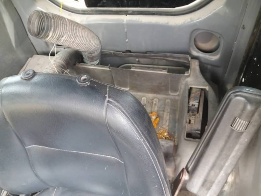 ขาย 1,350,000 HITACHI ZX  350 H  ไฟฟ้าครบ เครื่องดี ปั้มแรง เอวแน่น ช่วงล่างดี เอกสารอินวอยทร์ รถอยู่ ลพบุรี 090-772-3710 090-772-3708