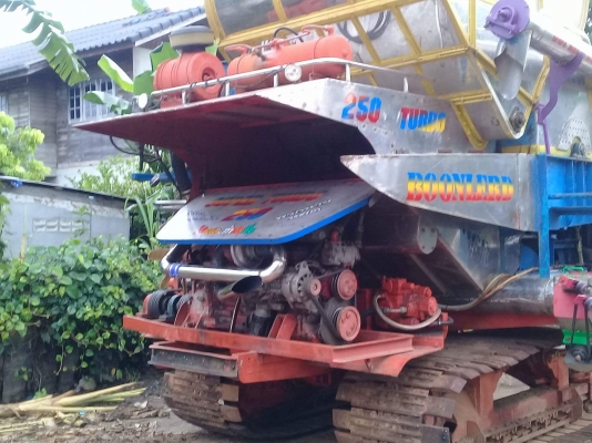 ขายรถเกี่ยวข้าว ขายรถเกี่ยวข้าว