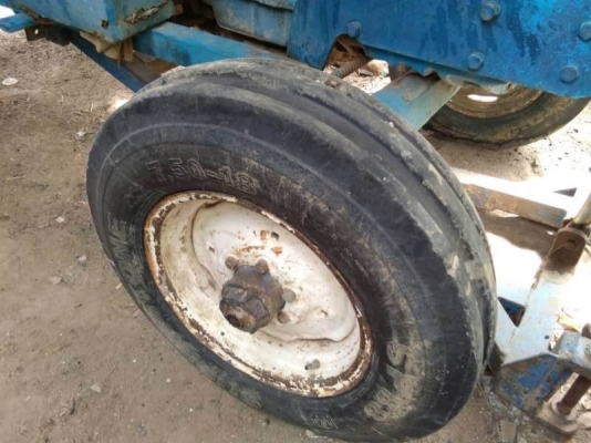 ขาย 215,000 FORD 6600 เครื่องดี ปั้มยกผานแรง เกียร์ดีหางไม่มีตกยางดี อุปกรณ์ครบ ผานดันหน้า ผาน 5 พร้อมใช้งาน เอกสารใบซื้อขายจากบริษัท รถอยู่ ขอนแก่น 090-772-3710 090-772-3708