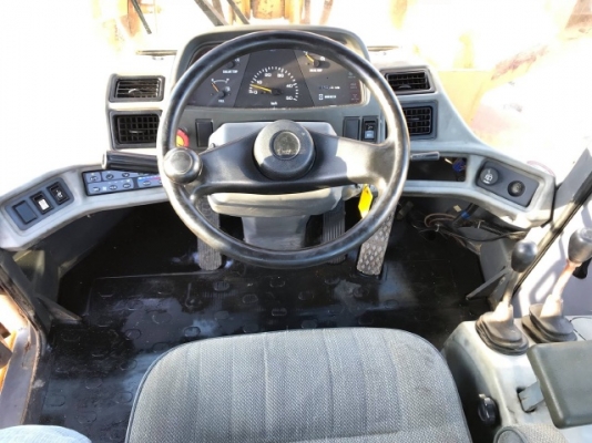 ขายรถตักล้อยาง TCM L26 (เทียบเท่า WA300) รถนอกนำเข้าเองจากญี่ปุ่น สภาพสวยพร้อมใช้งาน มีVDOการทำงานครับ