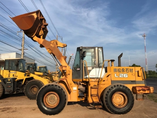 ขายรถตักล้อยาง TCM L26 (เทียบเท่า WA300) รถนอกนำเข้าเองจากญี่ปุ่น สภาพสวยพร้อมใช้งาน มีVDOการทำงานครับ