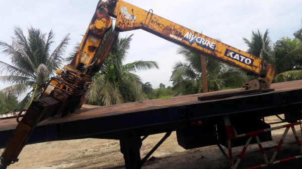 ขายเครนติดรถบรรทุก ยี่ห้อ  KATO  ขนาด3 ตัน 3ปลอก 2ชัก เก่านอก