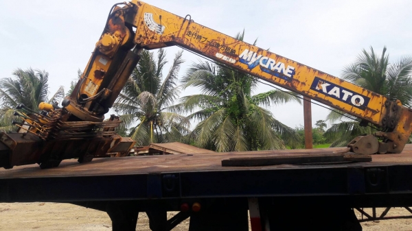 ขายเครนติดรถบรรทุก ยี่ห้อ KATO ขนาด3 ตัน 3ปลอก 2ชัก เก่านอก ขายเครนติดรถบรรทุก ยี่ห้อ KATO ขนาด3 ตัน 3ปลอก 2ชัก เก่านอก