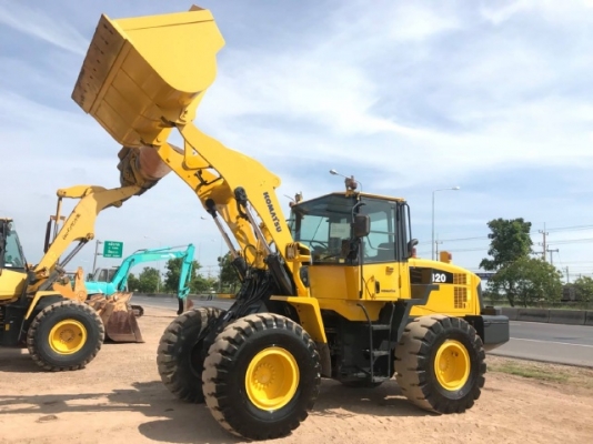 ขายรถตักล้อยาง KOMATSU WA320-5 รถนอกนำเข้าจากญี่ปุ่น สภาพสวยพร้อมใช้งาน มีVDOการทำงานครับ