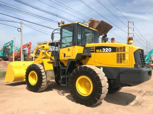ขายรถตักล้อยาง KOMATSU WA320-5 รถนอกนำเข้าจากญี่ปุ่น สภาพสวยพร้อมใช้งาน มีVDOการทำงานครับ
