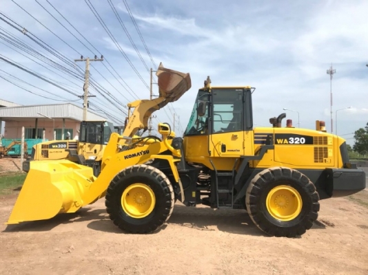 ขายรถตักล้อยาง KOMATSU WA320-5 รถนอกนำเข้าจากญี่ปุ่น สภาพสวยพร้อมใช้งาน มีVDOการทำงานครับ