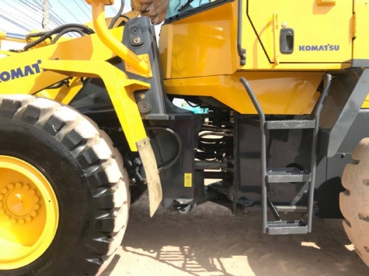 ขายรถตักล้อยาง KOMATSU WA320-5 รถนอกนำเข้าจากญี่ปุ่น สภาพสวยพร้อมใช้งาน มีVDOการทำงานครับ