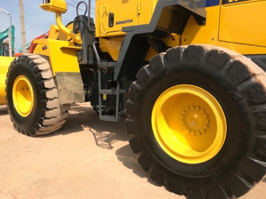 ขายรถตักล้อยาง KOMATSU WA320-5 รถนอกนำเข้าจากญี่ปุ่น สภาพสวยพร้อมใช้งาน มีVDOการทำงานครับ