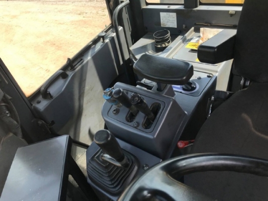 ขายรถตักล้อยาง KOMATSU WA320-5 รถนอกนำเข้าจากญี่ปุ่น สภาพสวยพร้อมใช้งาน มีVDOการทำงานครับ