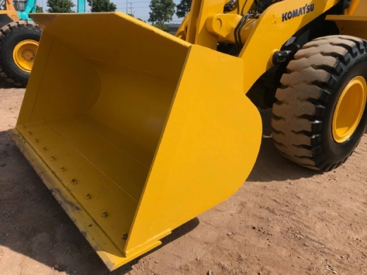 ขายรถตักล้อยาง KOMATSU WA320-5 รถนอกนำเข้าจากญี่ปุ่น สภาพสวยพร้อมใช้งาน มีVDOการทำงานครับ