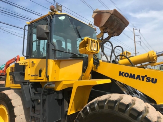 ขายรถตักล้อยาง KOMATSU WA320-5 รถนอกนำเข้าจากญี่ปุ่น สภาพสวยพร้อมใช้งาน มีVDOการทำงานครับ