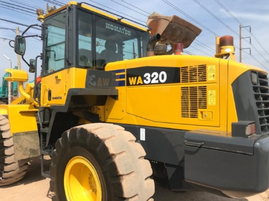 ขายรถตักล้อยาง KOMATSU WA320-5 รถนอกนำเข้าจากญี่ปุ่น สภาพสวยพร้อมใช้งาน มีVDOการทำงานครับ