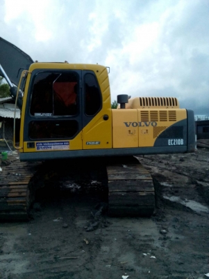 ขายรถแบคโฮ VOLVO EC 210 B 10,300 ชม ราคา 850,000 สตูล