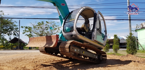 รถแบ็คโฮ KOBELCO SK60 Mark V Super พร้อมผานหน้า เก่าญี่ปุ่นยังไม่ผ่านการใช้งานในไทย