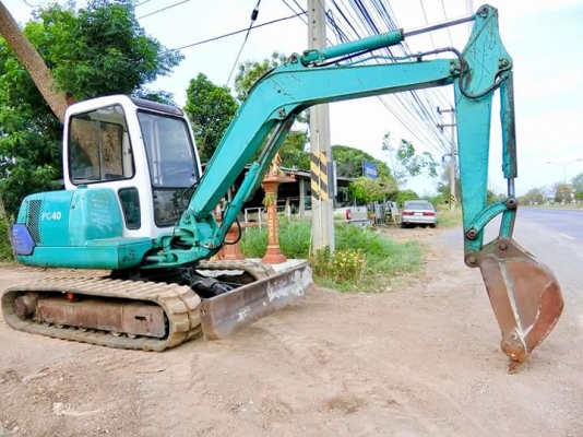 ขายรถขุด ยี่ห้อ: KOMATSU แบบ: PC40-7   ราคา 530,000 บาท (ต่อรองได้)    เครื่อง4สูบ ช่วงล่างแน่น100\% แทรกยาง  รถเก่านอกแท้ญี่ปุ่น  มีเอกสารใบอินวอย ไม่เคยใช้งานในไทย100\% รถพร้อมใช้งานโทร : 099-907-9273 กิ๊ฟ กมลชนก  โทร : 099-907-3356 ช่าง บัง  ไอดี ไลน์ :