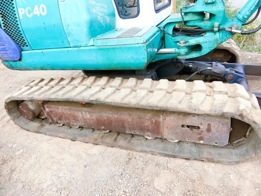 ขายรถขุด ยี่ห้อ: KOMATSU แบบ: PC40-7   ราคา 530,000 บาท (ต่อรองได้)    เครื่อง4สูบ ช่วงล่างแน่น100\% แทรกยาง  รถเก่านอกแท้ญี่ปุ่น  มีเอกสารใบอินวอย ไม่เคยใช้งานในไทย100\% รถพร้อมใช้งานโทร : 099-907-9273 กิ๊ฟ กมลชนก  โทร : 099-907-3356 ช่าง บัง  ไอดี ไลน์ :