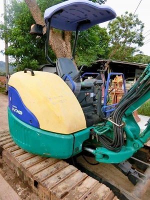 ขายรถขุด ยี่ห้อ: KOMATSU แบบ: PC40MR-1 สภาพเดิมๆจากญี่ปุ่น  คอนโทนสั้นปั้มนิ้ว  ราคา 490,000 บาท (ต่อรองได้)   เครื่อง4สูบ ช่วงล่างแน่น100\% แทรกเหล็ก รถเก่านอกแท้ญี่ปุ่น  มีเอกสารใบอินวอย ไม่เคยใช้งานในไทย100\% รถพร้อมใช้งาน สนใจติดต่อ  โทร : 099-907-9273