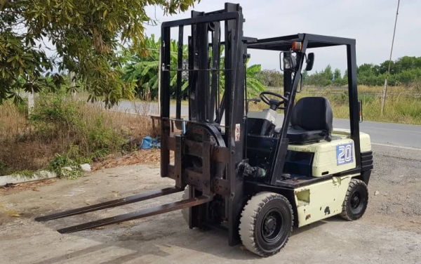 ขายด่วนรถยกKOMATSU FG18-15ยกได้2ตันยกสูง3เมตรยางตัน4เส้นยกจริงได้รถนอกเพิ่งนำเข้ามายังไม่เคยใช้งานในเมืองไทยเลย