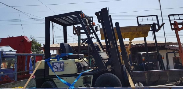 ขายด่วนรถยกKOMATSU FG18-15ยกได้2ตันยกสูง3เมตรยางตัน4เส้นยกจริงได้รถนอกเพิ่งนำเข้ามายังไม่เคยใช้งานในเมืองไทยเลย