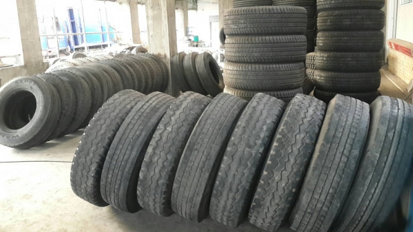 ** ราคา 2,000-2,500 ** ยาง 11R22.5 มือสองสวยๆ ยางส่วนใหญ่ผลิดปี 16 ราคาคุ้มๆ
