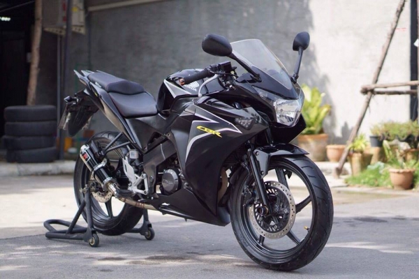 ร้าน วุฒิ นนบุรี ขาย Honda cbr 150