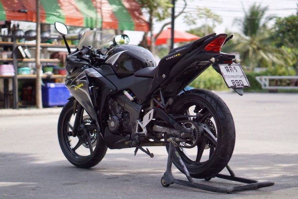 ร้าน วุฒิ นนบุรี ขาย Honda cbr 150 ร้าน วุฒิ นนบุรี ขาย Honda cbr 150