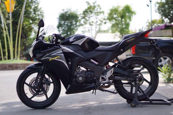 ร้าน วุฒิ นนบุรี ขาย Honda cbr 150