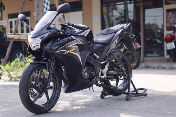 ร้าน วุฒิ นนบุรี ขาย Honda cbr 150 ร้าน วุฒิ นนบุรี ขาย Honda cbr 150