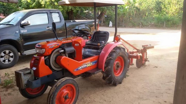 Krt 140 ไม่มีดันหน้า มีผาลหลัง ล้อเหล็ก รถเครื่อดงรพี้อมใช้งาน