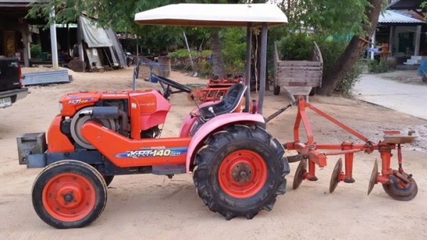 Krt 140 ไม่มีดันหน้า มีผาลหลัง ล้อเหล็ก รถเครื่อดงรพี้อมใช้งาน