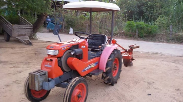 Krt 140 ไม่มีดันหน้า มีผาลหลัง ล้อเหล็ก รถเครื่อดงรพี้อมใช้งาน