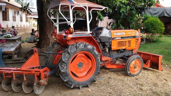 นั่งขับ L2605 เพลาเดียว สวยๆๆเครื่อง3สูบ เครื่อดงีมากๆๆ นั่งขับ L2605 เพลาเดียว สวยๆๆเครื่อง3สูบ เครื่อดงีมากๆๆ