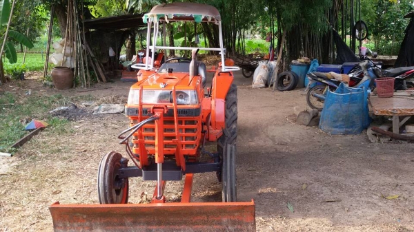 นั่งขับ L2605 เพลาเดียว สวยๆๆเครื่อง3สูบ เครื่อดงีมากๆๆ นั่งขับ L2605 เพลาเดียว สวยๆๆเครื่อง3สูบ เครื่อดงีมากๆๆ