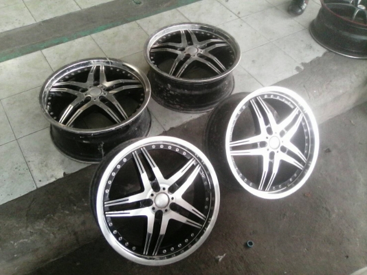 ล้อแม็กขอบ17นิ้ว5รู114 ชุดนี้ ราคา 5500 บาท