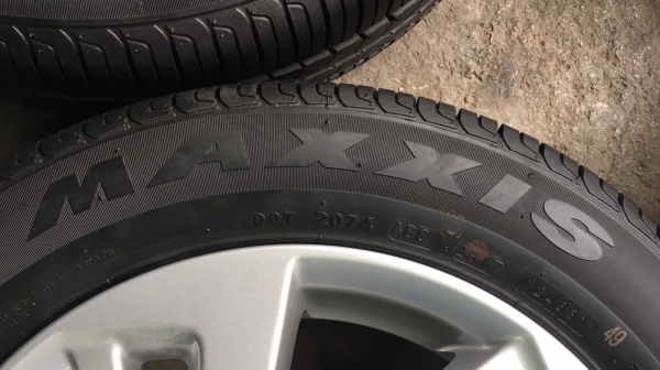 ล้อแม็ก Honda Jazz ขอบ 15 พร้อมยางป้ายแดง 175-65-15 ปี 17