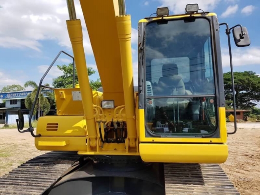ขายด่วน!! Komatsu PC200-7 ไมล์ชั่วโมง 7,000 สภาพสวยมากๆค่ะ