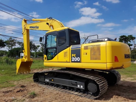 ขายด่วน!! Komatsu PC200-7 ไมล์ชั่วโมง 7,000 สภาพสวยมากๆค่ะ