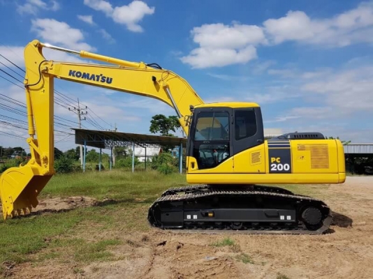 ขายด่วน!! Komatsu PC200-7 ไมล์ชั่วโมง 7,000 สภาพสวยมากๆค่ะ