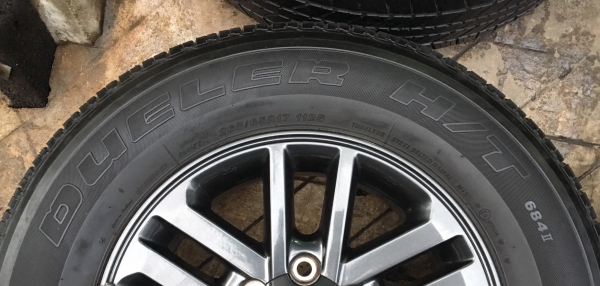ล้อแม็ก Toyota Fortuner (สีดำ) ขอบ17 พร้อมยาง 265-65-17 ปี 15
