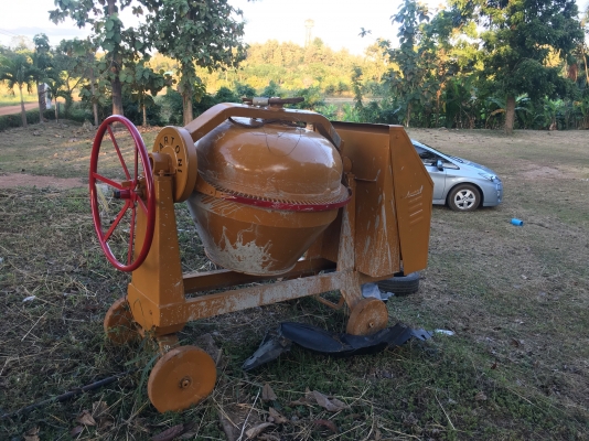 โม่ผสมปูน พร้อม Motor สภาพ 95\% โม่ผสมปูน พร้อม Motor สภาพ 95\%