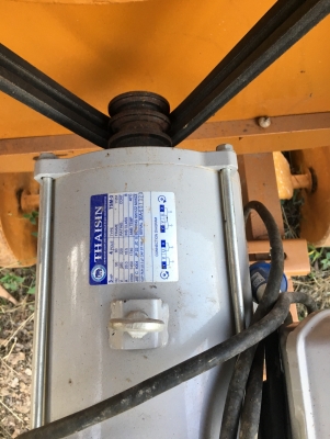 โม่ผสมปูน พร้อม Motor สภาพ 95\% โม่ผสมปูน พร้อม Motor สภาพ 95\%