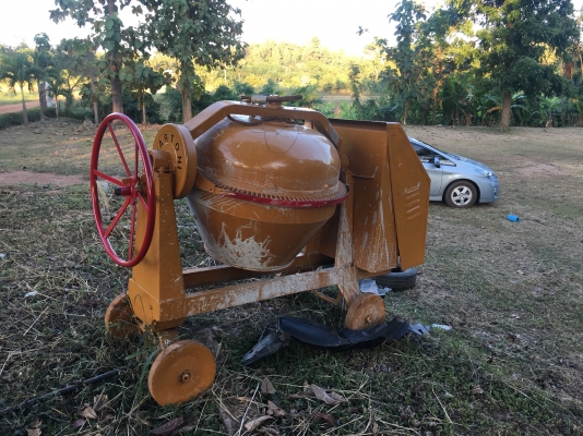 โม่ผสมปูน พร้อม Motor สภาพ 95\% โม่ผสมปูน พร้อม Motor สภาพ 95\%