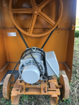 โม่ผสมปูน พร้อม Motor สภาพ 95\% โม่ผสมปูน พร้อม Motor สภาพ 95\%