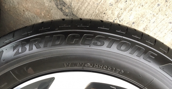 แม็กป้ายแดง HONDA BR-V ขอบ16 พร้อมยางป้ายแดง Bridgestone 195-60-16 ปี 17